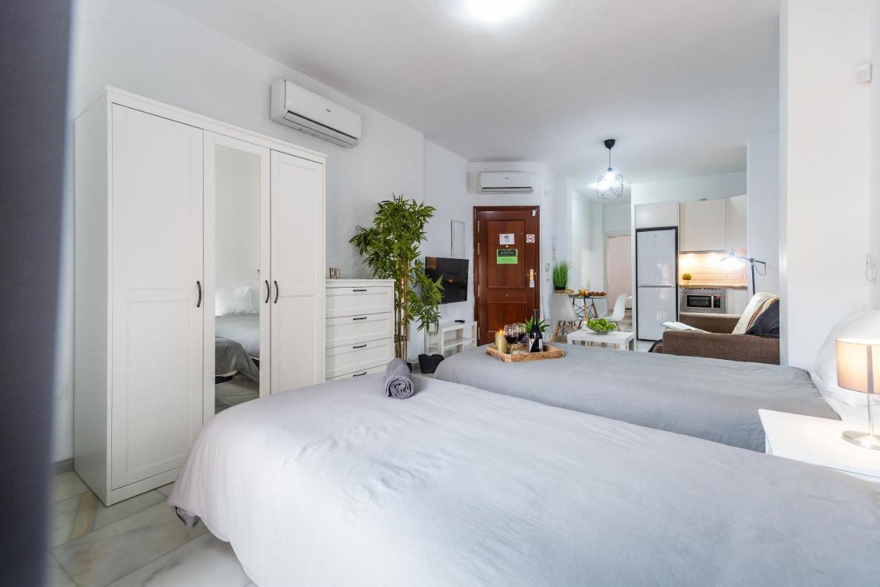 Apartamentos Marmoles Malaga Center Zewnętrze zdjęcie